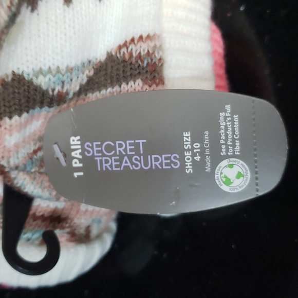 2X HOST PICK. NWT Secret Treasures Kitty Slipper Socks - Picture 4 of 4